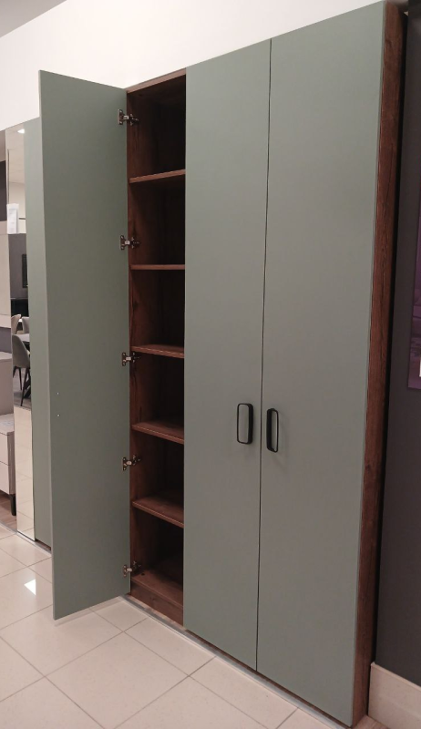 Шкаф "Эвкалипт" трехдверный. 1200*530*2350