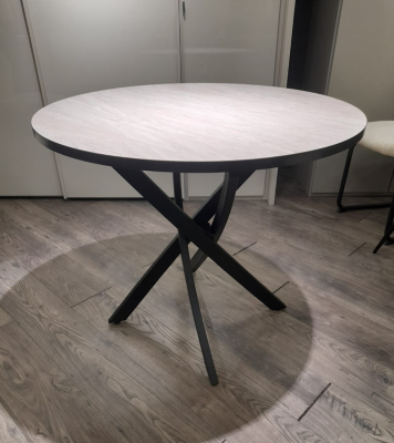 Стол обеденный Стайл 24 (ПЛАСТИК КАЛАНГУТ 933/ ЧЕРНЫЙ МАТОВЫЙ. Размер диаметр  900 мм* 900 мм)