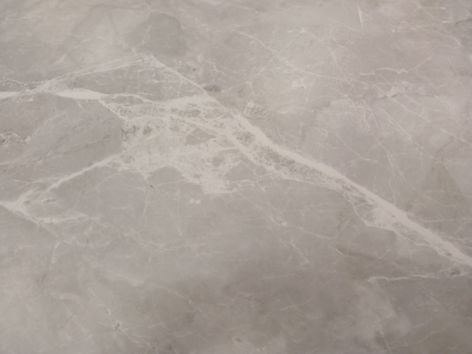 Стол обеденный  "Элит 4" раскладной (КЕРАМИКА СЕРЫЙ МАТОВЫЙ 110 LAPKA GREY / ЧЕРНЫЙ МАТОВЫЙ. Размер 1400-2040 мм * 750 мм * 800 мм)