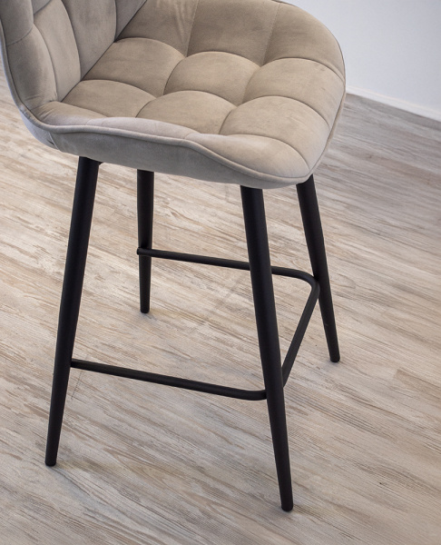 Стул полубарный "Румба" (Цвет ВЕЛЮР ULTRA DOVE / ЧЁРНЫЙ МУАР, Размер 520 мм * 1040 мм * 400 мм)