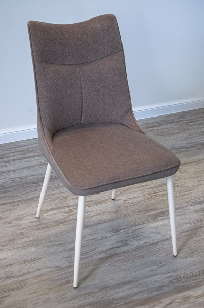 Стул кухонный DX-2573 (OTE MOHAIR-440, БЕЖЕВЫЙ/БЕЛЫЙ МОЛОЧНЫЙ WHITE-2)