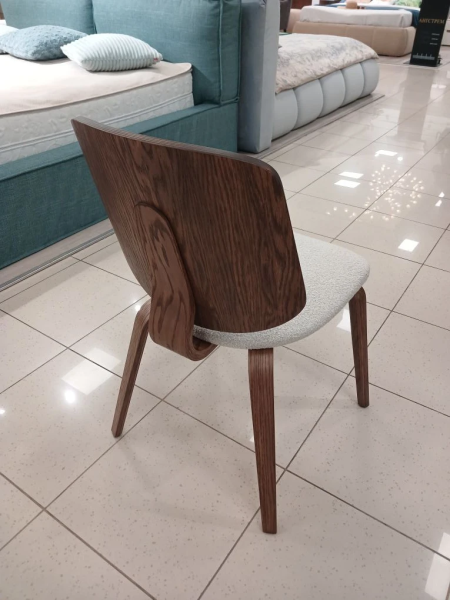 Стул "ФРАНК-2". 465*535*754 мм (ОРЕХ АМЕРИКАНСКИЙ / TEXTILNOVA LOOP 2 CREAM. Ш 565 * Г 535 * В 845 мм)