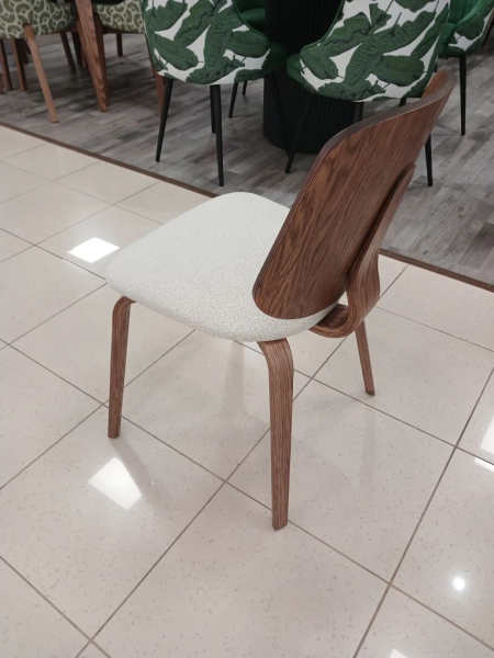 Стул "ФРАНК-2". 465*535*754 мм (ОРЕХ АМЕРИКАНСКИЙ / TEXTILNOVA LOOP 2 CREAM. Ш 565 * Г 535 * В 845 мм)